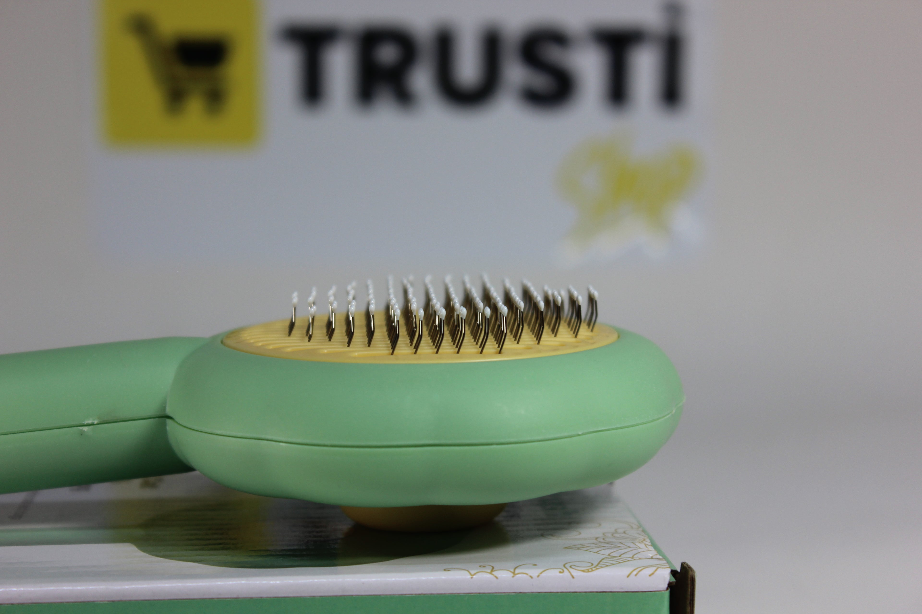 Brosse de Toilette pour Chats & Chiens – Auto-nettoyante & Massage