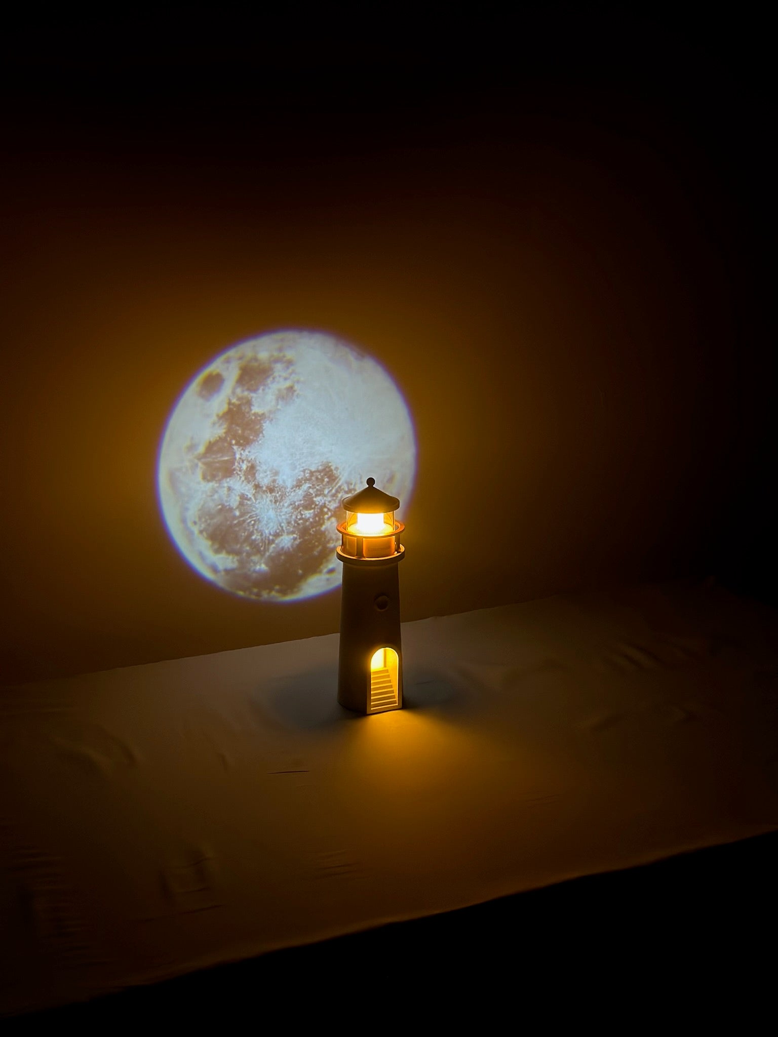 Lampe Phare Lunaire Bluetooth – Lumière & Musique en Harmonie